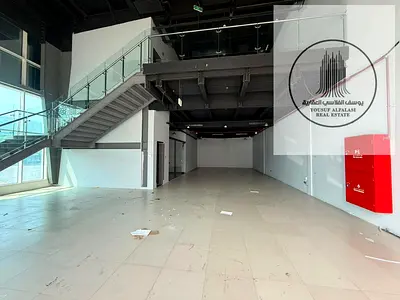 Showroom for rent, 4000 sq ft, on a street, ready for immediate occupancy