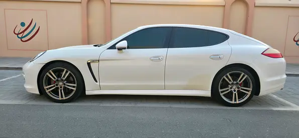 2011 Porsche PANAMERA — миниатюра 3