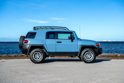 2014 Toyota FJ CRUISER photo 3
