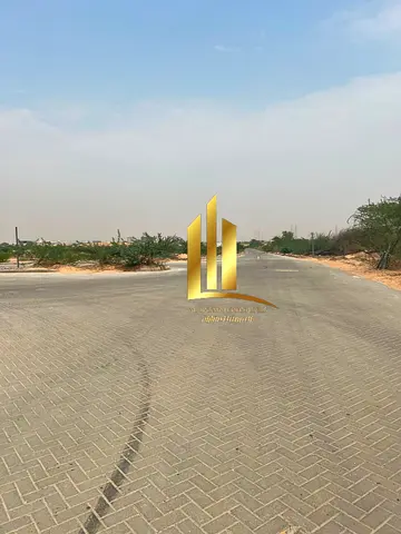 للبيع أرض صناعية تملك حر بموقع مميز، الأرض كرنر زاوية على شارعين، أحدهما شارع بعرض 67 متر