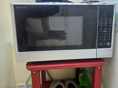 Sharp Digital Microwave Oven