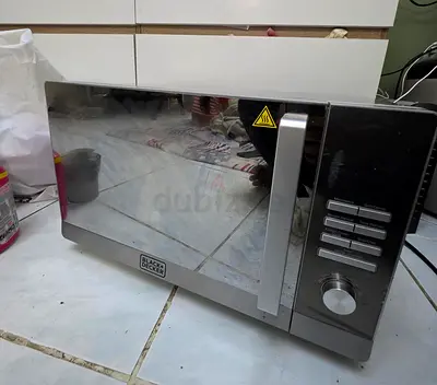 Black+Decker countertop microwave oven - used, good condition