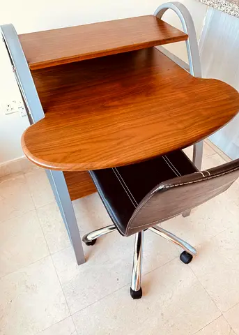 Compact Study set table with leather chair