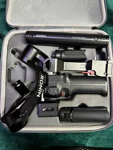 DJI rs3 mini Ronin Handheld Gimbal with Case and Accessories