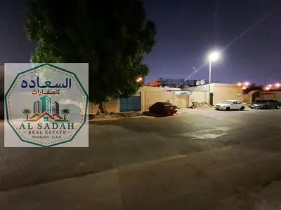 للبيع بيت في دسمان بيت 3قسم اول قسم في 5 غرف وصالة ومجلس ومطبخ موجر 45000 الف قسم ثاني في غيرفتين وصالة ومطبخ موجر 40000 الف قسم الثالث في غرف وصاله ومطبخ موجر 18000 الف في 3 عدادين الكهرباء والماء م