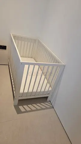 IKEA SUNDVIK Baby Cot + Mattress & Sheet