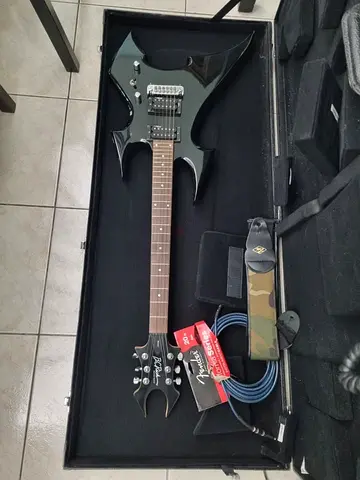 BC Rich-style Electric Guitar with Hard Case, Strap and Cable