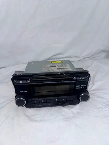 Toyota Yaris CD player