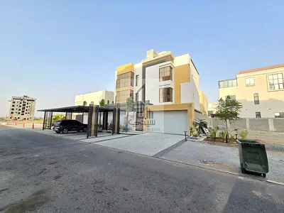 🔥 فيلا مودرن فاخرة للبيع 🔥  تملك حر لكل الجنسيات مع حق التوريث مدى الحياة! 🏡