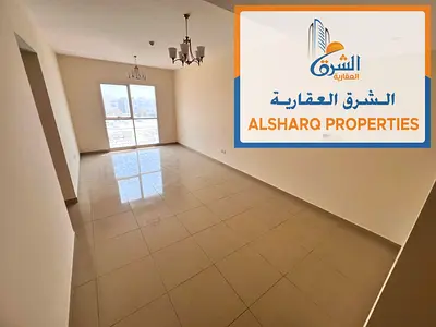 غرفة وصالة غرفة ماستر مساحة كبيرة جدًا خزائن بالحائط تشطيبات ممتازة تقسيمات عملية
