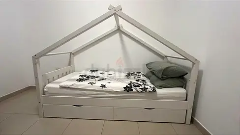 White Wooden House-Frame Bed with Storage Drawers - Good Condition