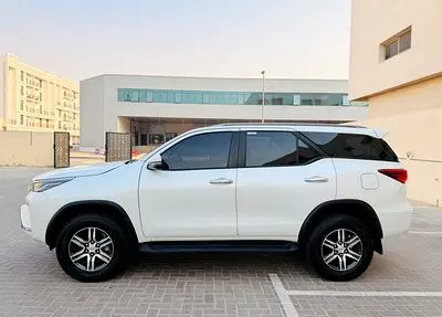 2025 Toyota FORTUNER 照片 8