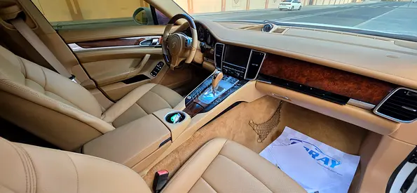2011 Porsche PANAMERA — миниатюра 18