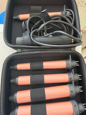 Set of interchangeable curling wand barrels with travel case (US/Canada cable)