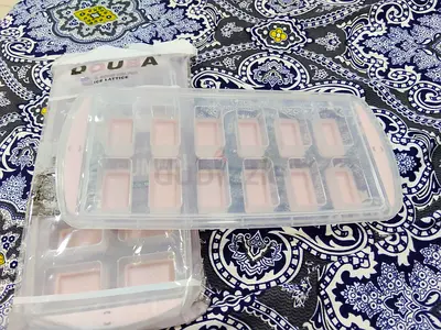 Ice cube flexible material top cover
