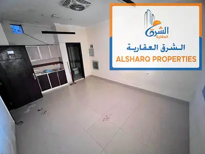 ستديو موظفين او شباب مساحة كبيرة بموقع مميز