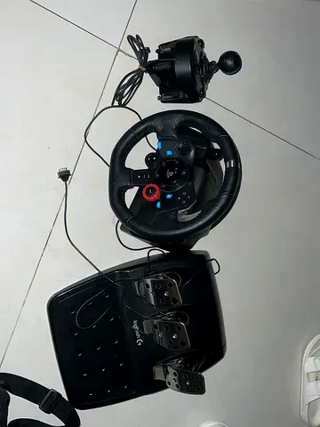 Logitech G29 Driving Force Wheel with Pedals and Shifter - Good Condition