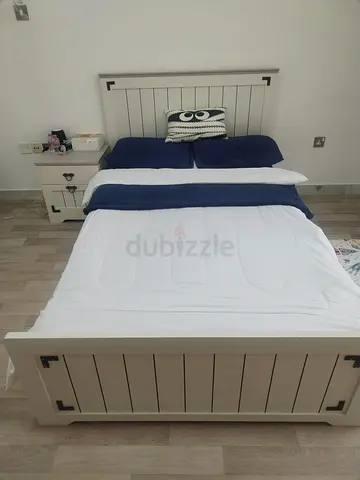 Single Bed with work desk