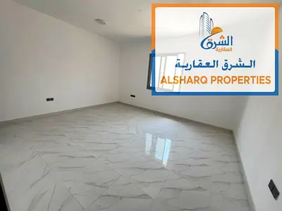 أول ساكن استوديو بمطبخ منفصل ثاني صف من كورنيش عجمان بناية جديدة تشطيبات راقية مدخل فاخر مساحة كبيرة 22 ألف