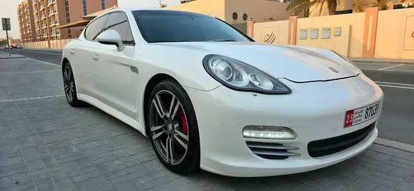 2011 Porsche PANAMERA — миниатюра 7