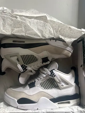 Air jordan 4  size 43