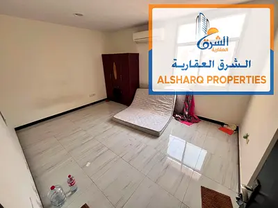 Al-Aliya, Ajman - Large area - Semi-separate kitchen - Split AC - Close to Dubai and Sharjah exit