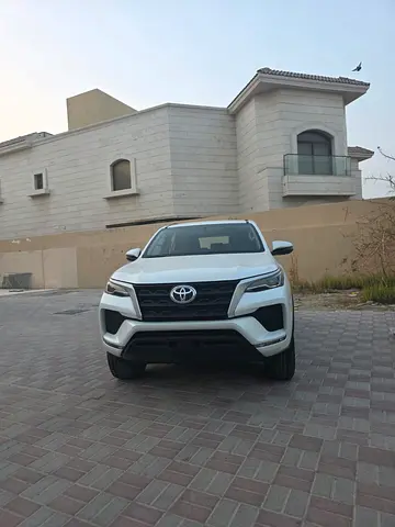 Fortuner 2023 EXR - Mint Condition -100% bank loan available ,GCC spec accident free single owner
