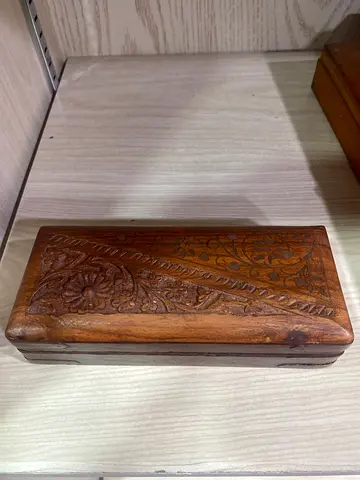 Wooden designed box 17cm length