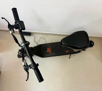 Electric scooter with seat — good working condition