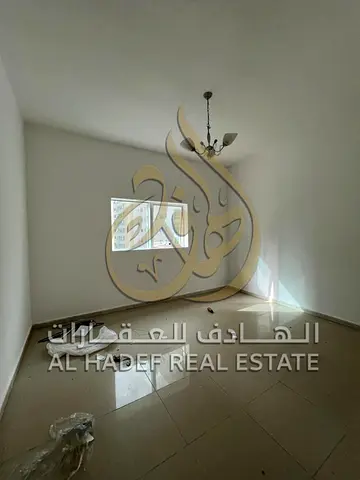 شقة غرفة وصالة للإيجار السنوي في التعاون الشارقة | قريبة من مخرج دبي | 2 حمام وبلكونة | صيانة مجانية | خصم 1000 درهم | السعر بعد الخصم 33 ألف درهم