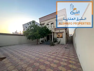 فيلا مميزة في منطقة الروضة 3 – عجمان، تقع في موقع هادئ وقريب من المسجد وجميع الخدمات الأساسية، وتتميز بمساحات واسعة وتشطيبات راقية، مما يجعلها خيارًا