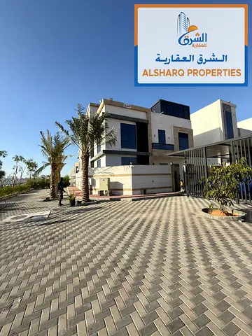 فيلا فاخره بالحليو 2  7غرف 6000  قدم تشطيبات سوبر لوكس