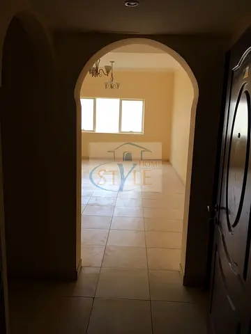 للبيع ثلاث غرف نوم ماستر مع غرفه خادمه وموقف سياره وجيم ومسبح بالنهده