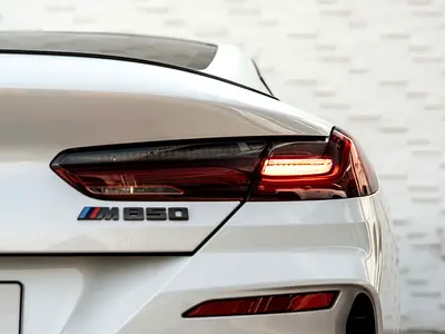 صورة 6 لـ 2021 BMW 8-SERIES