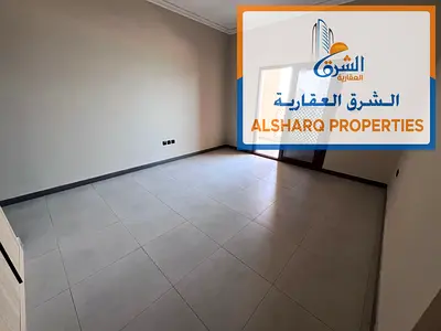شقة غرفتين وصالة أول ساكن في كورنيش عجمان بإطلالة بحرية مباشرة ومساحات كبيرة و3 بلكونات وغرف ماستر وغرفة خادمة
