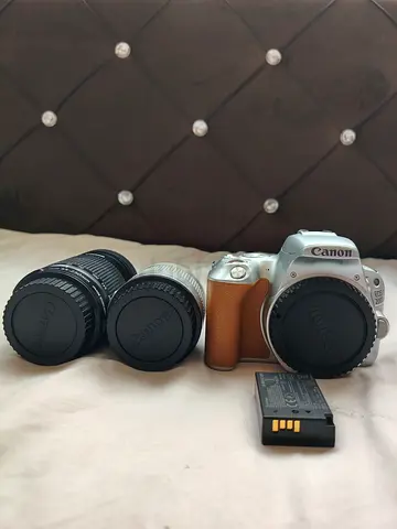 Canon EOS 200D with 2 Lenses (55-250mm and 18-55mm)