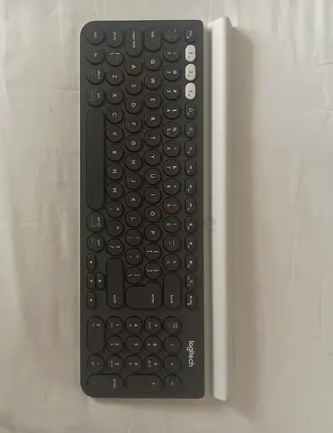 Logitech K780 Multi-Device Wireless Keyboard – Excellent Condition