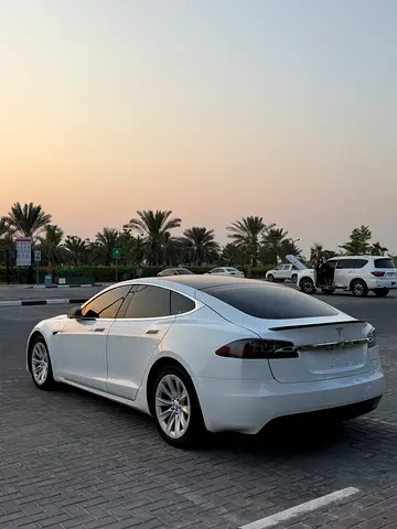 2021 Tesla MODEL S — фото 5