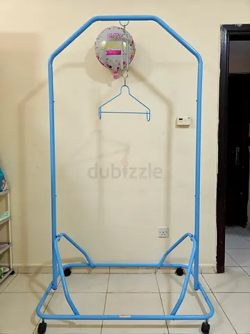 PORTABLE BABY CRADLE WITH STAND.