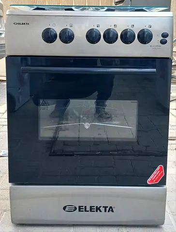 Working good, this Elekta brand Gas Cooker, with size 60x60cm