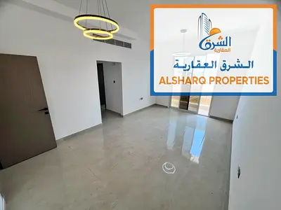 First occupant of a new building, balcony with open view, master bedroom with easy access to Sharjah, Dubai and main exits.