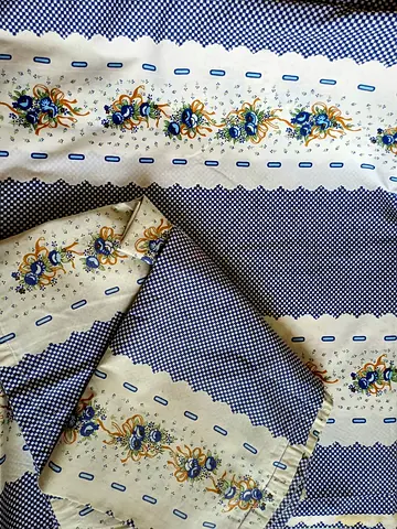 King size bedsheet with 3 pillow