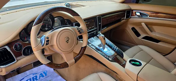 2011 Porsche PANAMERA — миниатюра 12