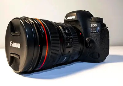 Canon 6d mark II with EF 24-105mm f/4 L IS Zoom Lens on DSLR (Good Condition)