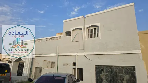 اللبيع بيت زواية في ام خنور اقسام اول قسم في ٣غرف وصالة ومطبخ مؤجر 25000 الف قسم ثاني في ٢غرف وصالة ومطبخ فاضي قسم الثالث في غرف وصاله ومطبخ فاضي مساحة 2500 قدم في ٣ عدادين الكهرباء والماء مطلوب ف