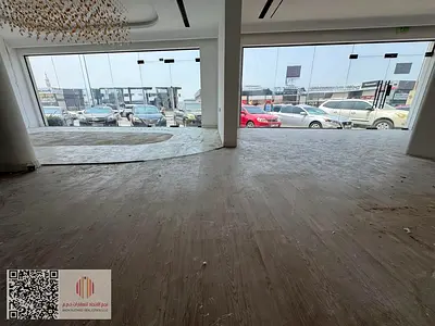 معرض تجاري كبير جدًا للإيجار السنوي في عجمان – الجرف الصناعية 1 فرصة مميزة لاستئجار معرض تجاري بواجهة كبيرة جدًا في موقع حيوي ومميز بمنطقة الجرف الصنا