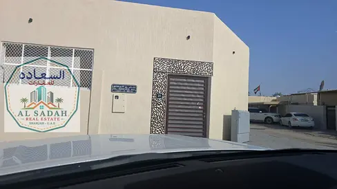 House for rent in Al Ghafia, 4 master bedrooms, master living room, kitchen with split air conditioners, fully maintained. Asking price: 75,000