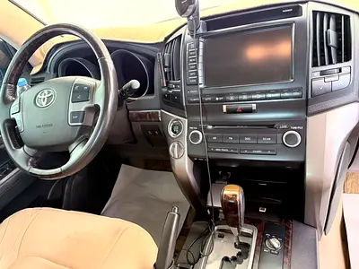 صورة 4 لـ 2009 Toyota LAND CRUISER
