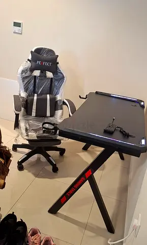Gaming desk and gaming chair set - brand new