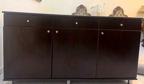 Dark wood sideboard / buffet with 3 doors and 3 drawers - good condition